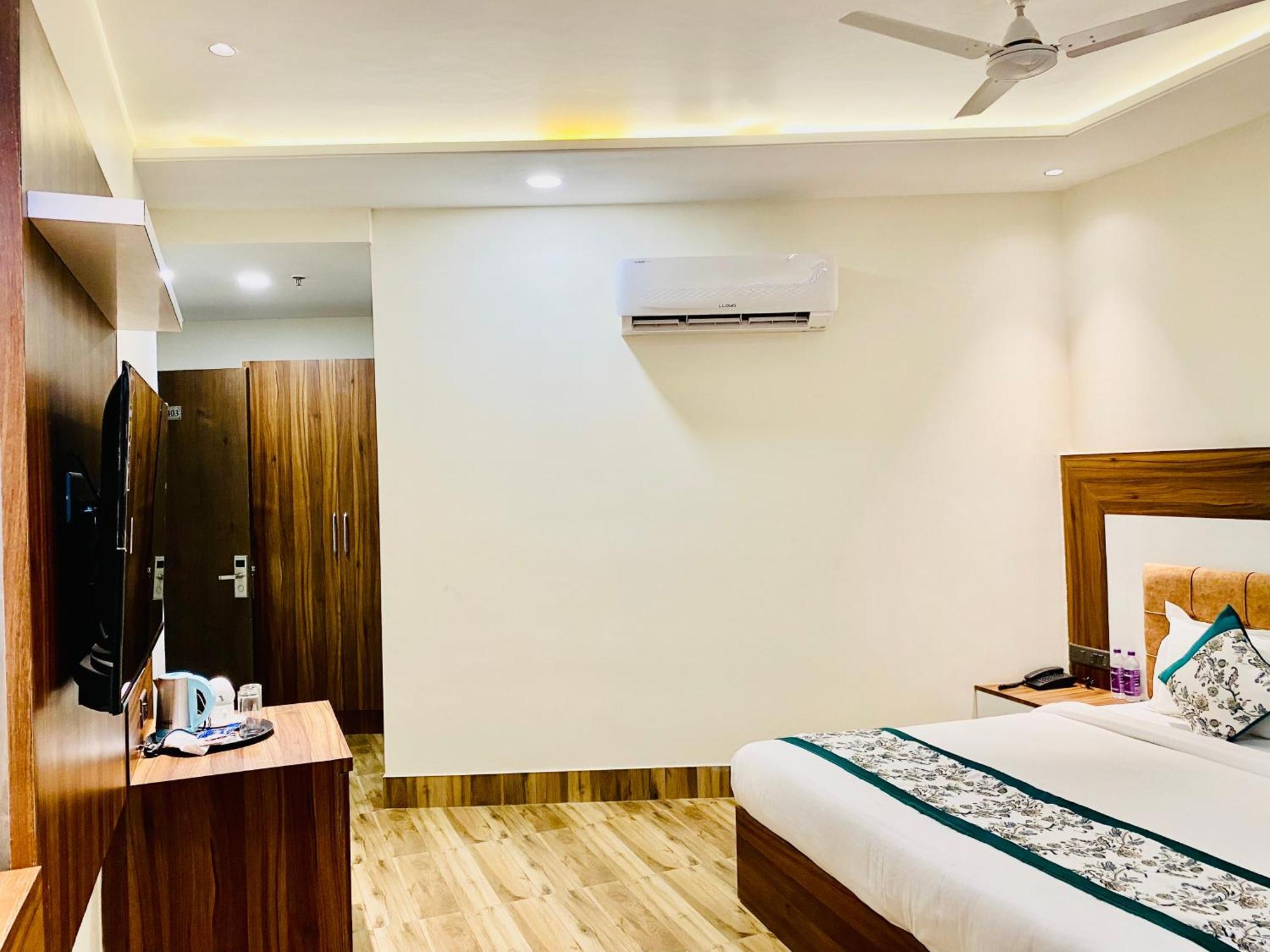 Hotel White House Walking Distance From Golden Temple- With Parking Amritsar Esterno foto