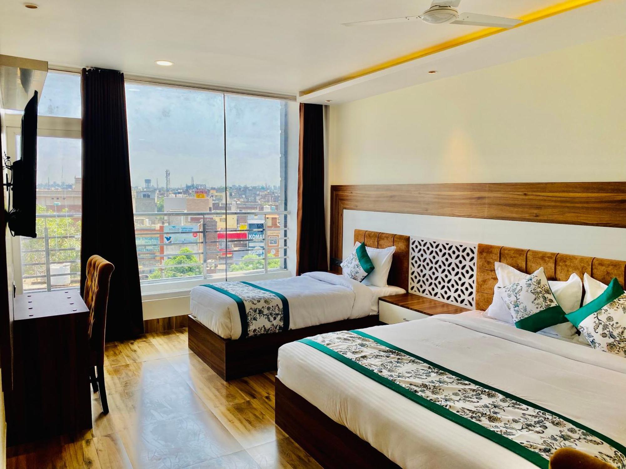 Hotel White House Walking Distance From Golden Temple- With Parking Amritsar Esterno foto