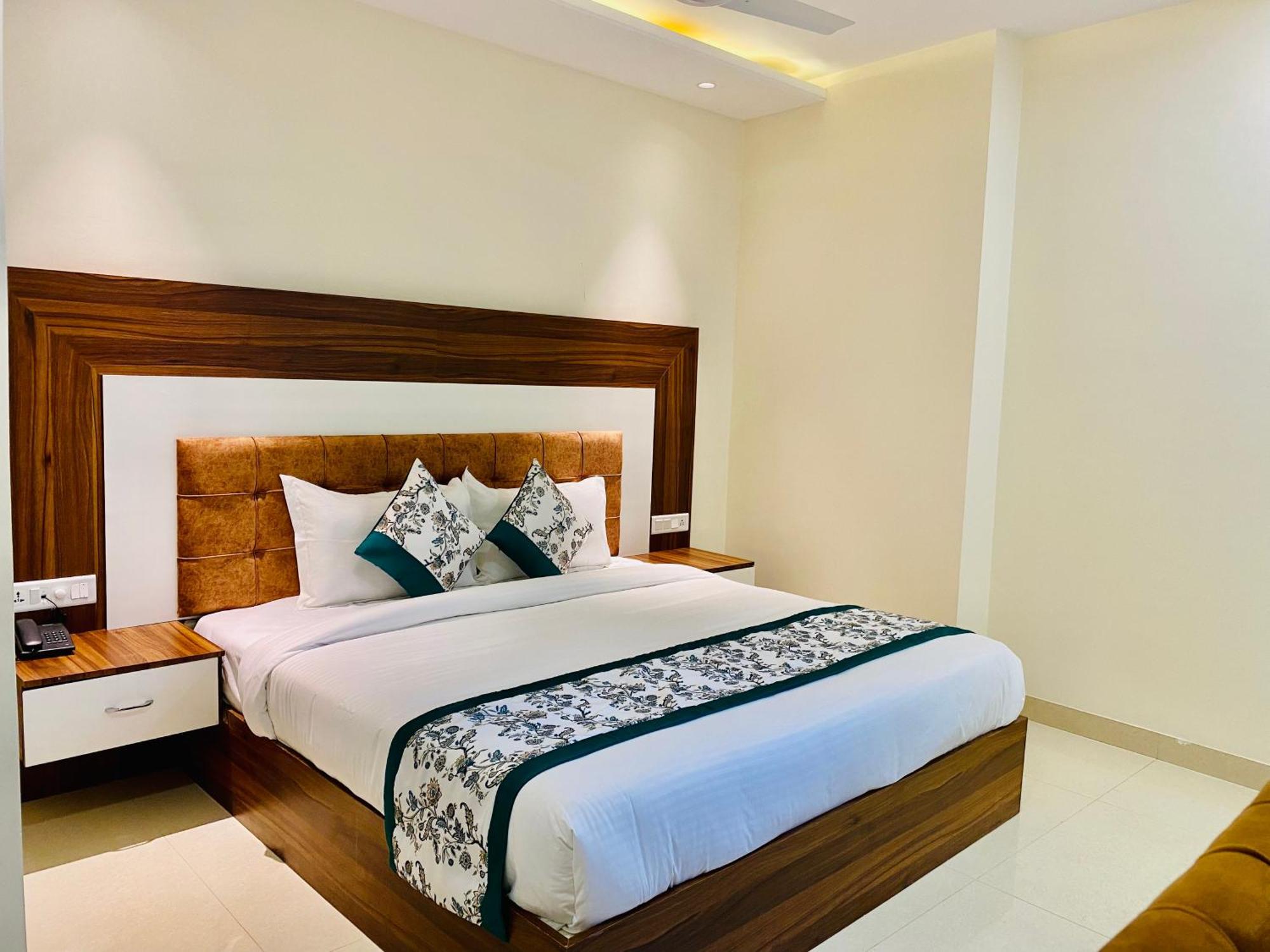 Hotel White House Walking Distance From Golden Temple- With Parking Amritsar Esterno foto