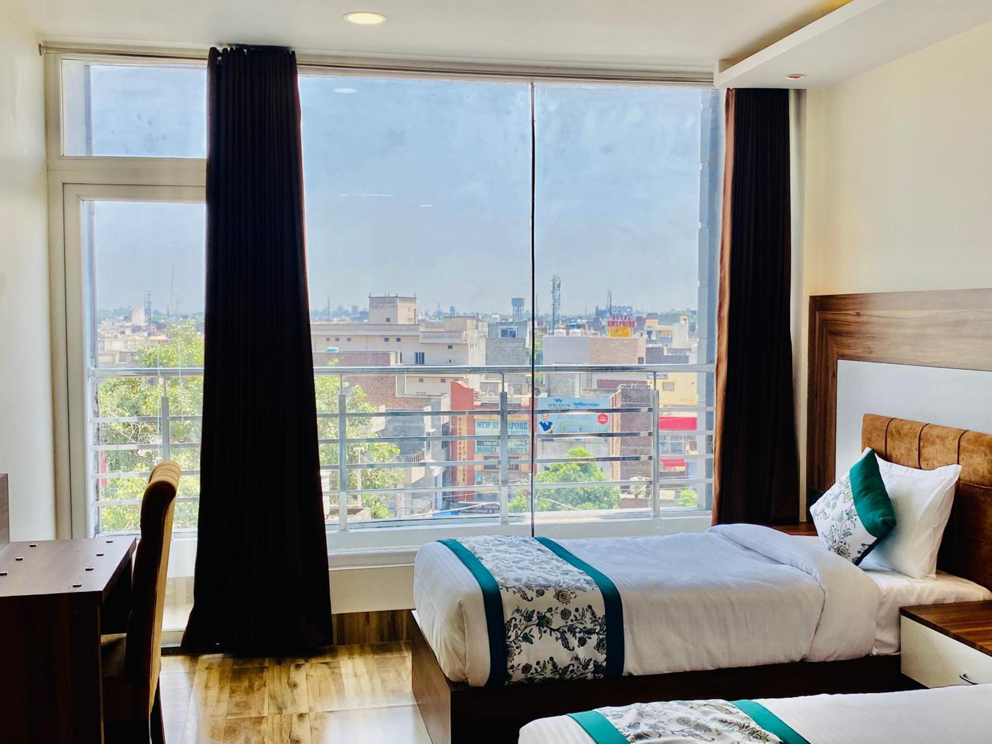 Hotel White House Walking Distance From Golden Temple- With Parking Amritsar Esterno foto